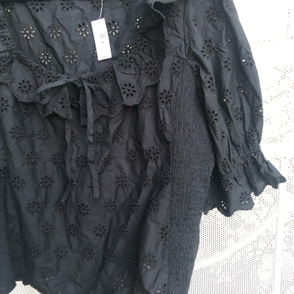 OLD Navy Black Eyelet Peasant Top - Picture 4 of 7